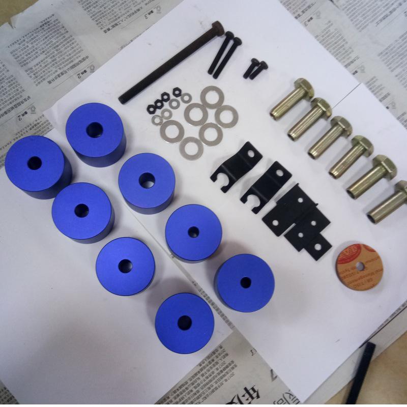 Suzuki Jimny 8-teiliges Höherlegung Fahrwerk-Kit: 1,5-Zoll Aluminium Distanzstücke & Karosseriehöherlegungsklötze