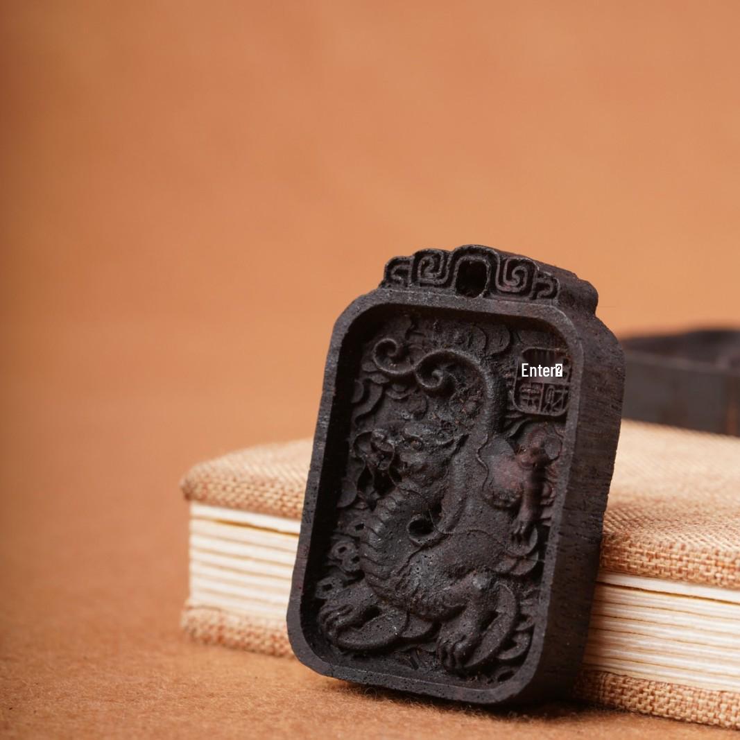 Agarwood Qilin Pendant: Original Black & Yellow Carved Necklace Accessory