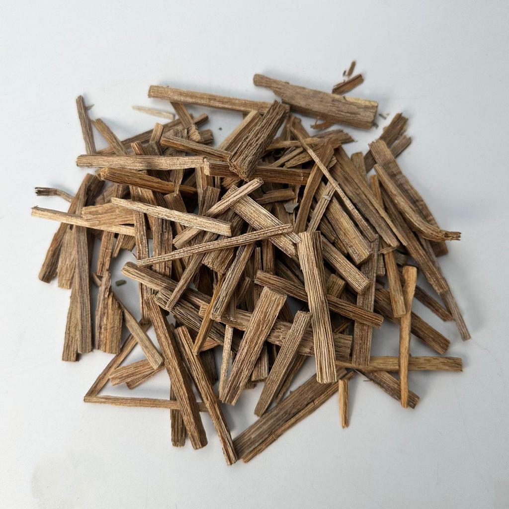 Peruvian Palo Santo Sticks: High Oil Content for Aromatherapy, Space Purification, and Yoga Studios