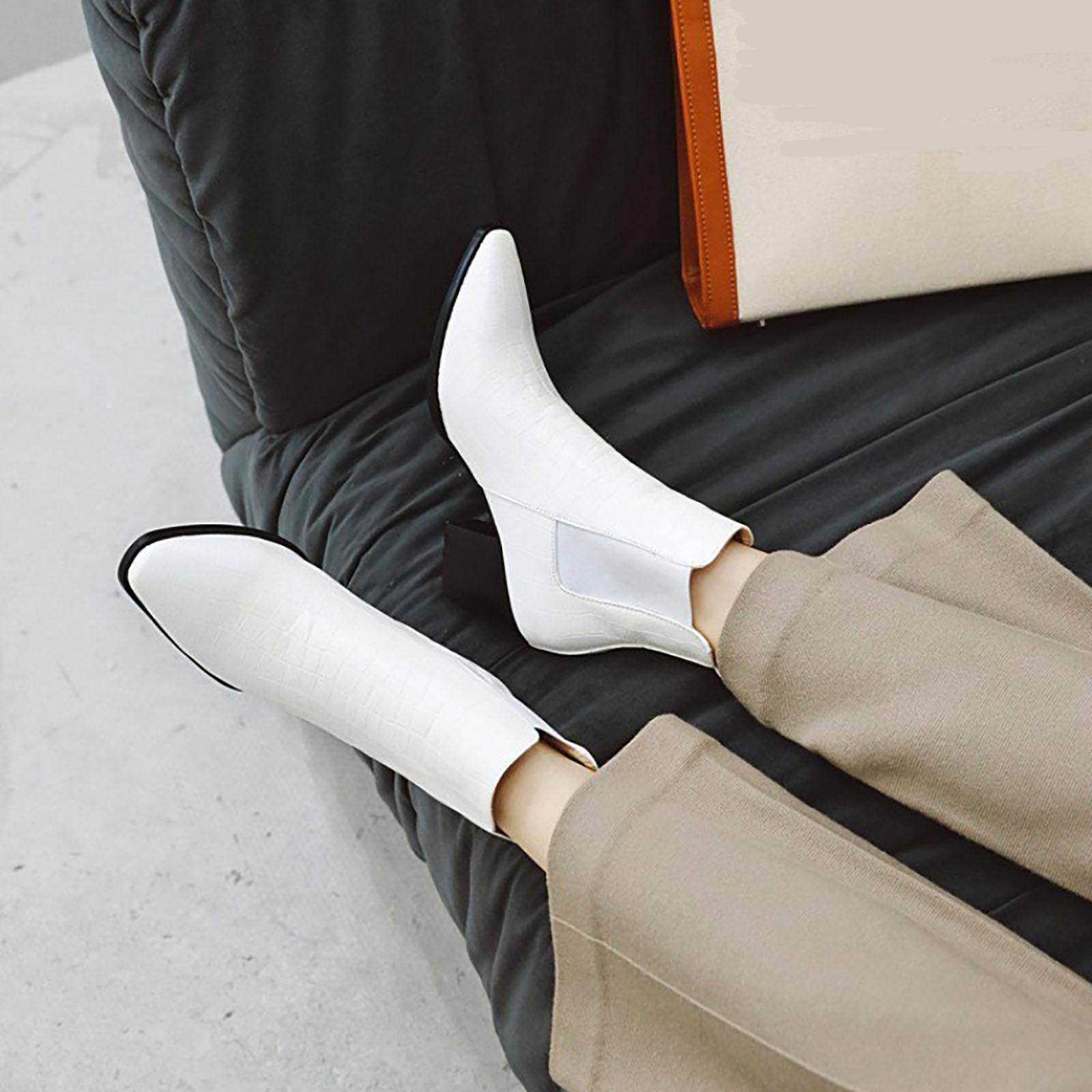 

Женские короткие сапоги на толстом каблуке с острым носком Короткие сапоги Ботинки Женские сапоги 35 белый