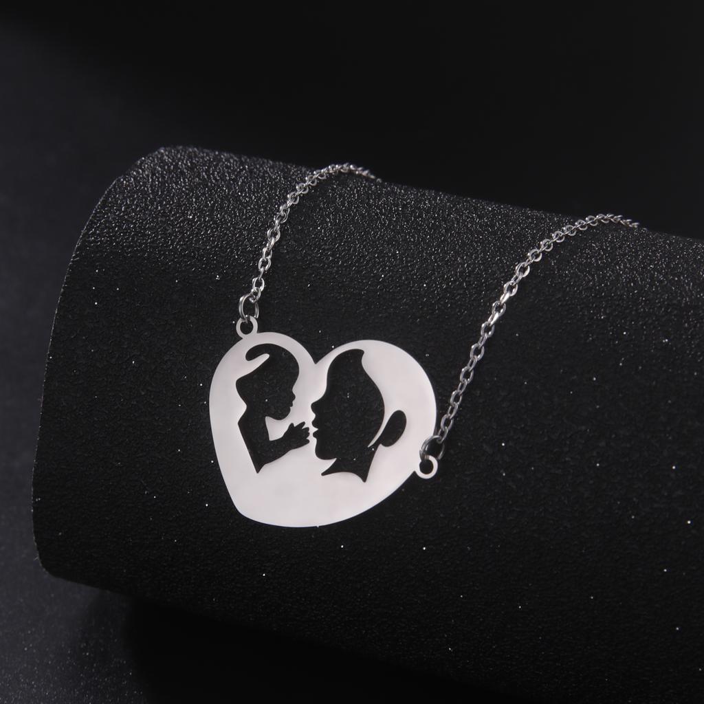 Family Baby Mom Pendant Necklace Simple Hollow Hugging Heart Choker Stainless Steel Jewelry 2026 Trend New Mother’s Day Gifts