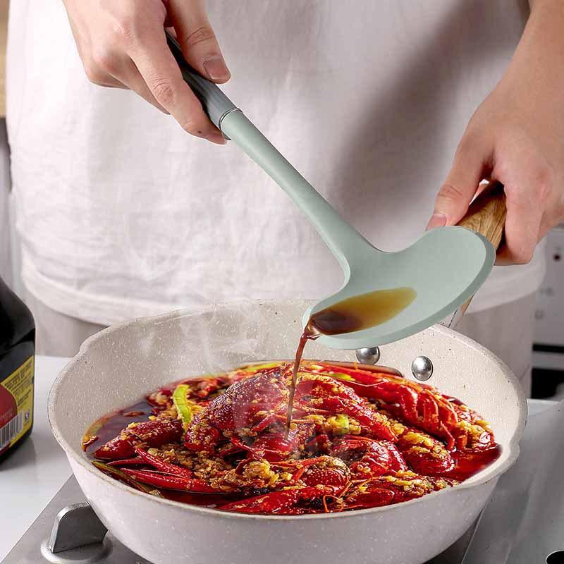 Kitchen Two-in-One High-Temperature Resistant Non-Stick Mushroom Spatula