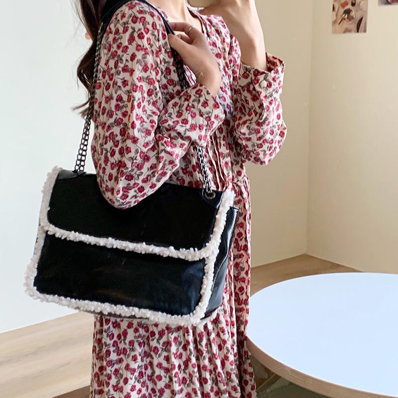 Lamb Fur Bag for Women In Autumn and Winter New Fashion Korean Version Retro Wandering Bag Versatile Ins One-shoulder Crossbody Bag