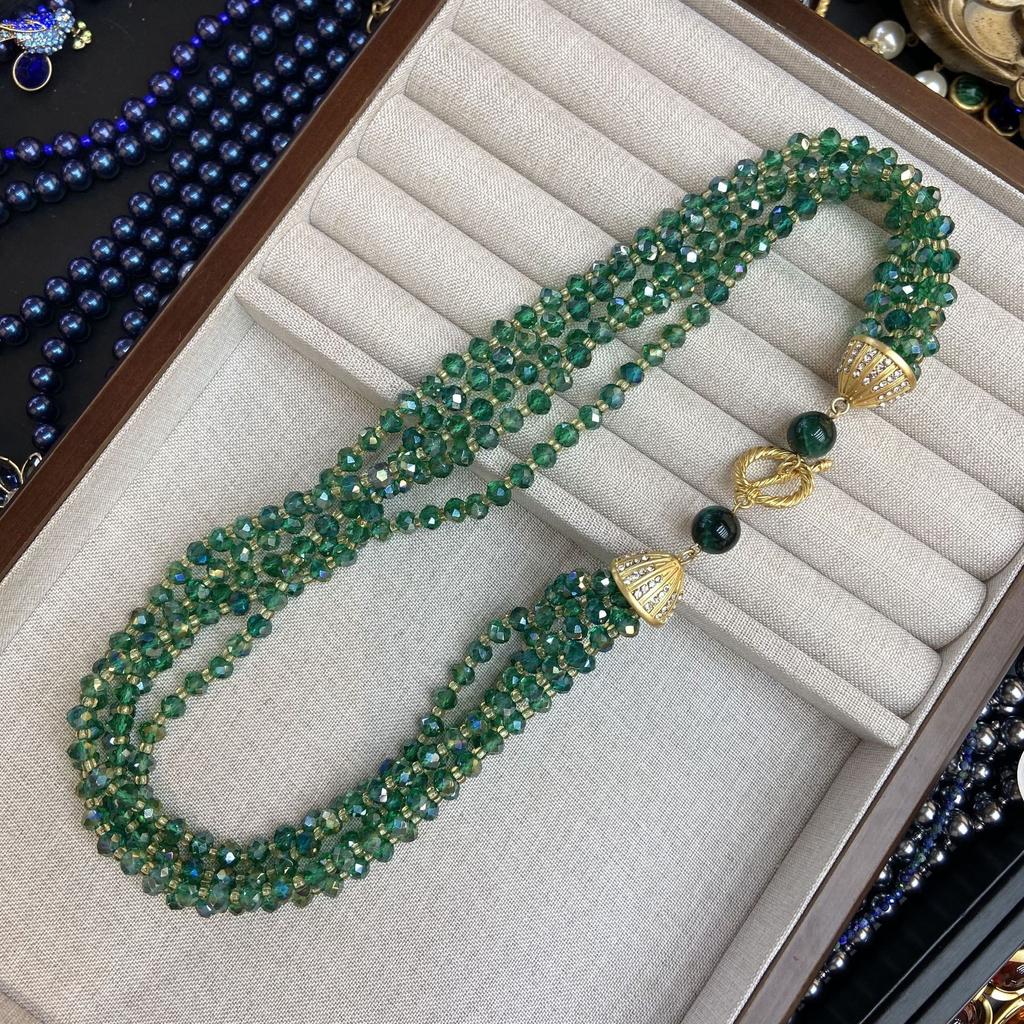 Mittelalterliche, hochwertige, spinatgrüne, smaragdgrüne, leichte, luxuriöse, mehrsträngige Schlüsselbeinkette