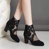 Neue Mode Frauen High Heels Spitze Blume Knöchelriemen Aushöhlen Sandalen Runde Kappe Zip Pumps Zapatos De Mujer