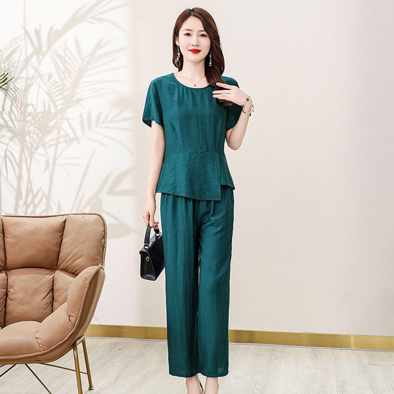 Plus Size Cotton Silk Two-Piece Set: Stylish Casual Short Sleeve Top & Wide-Leg Pants for Moms - Summer Elegance