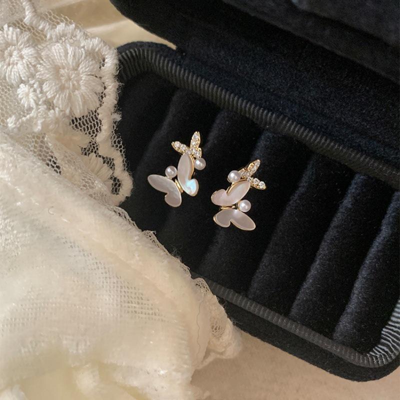 Korean Butterfly Shell Micro-Inlaid Ear Studs - Simple, Trendy & Versatile Earrings