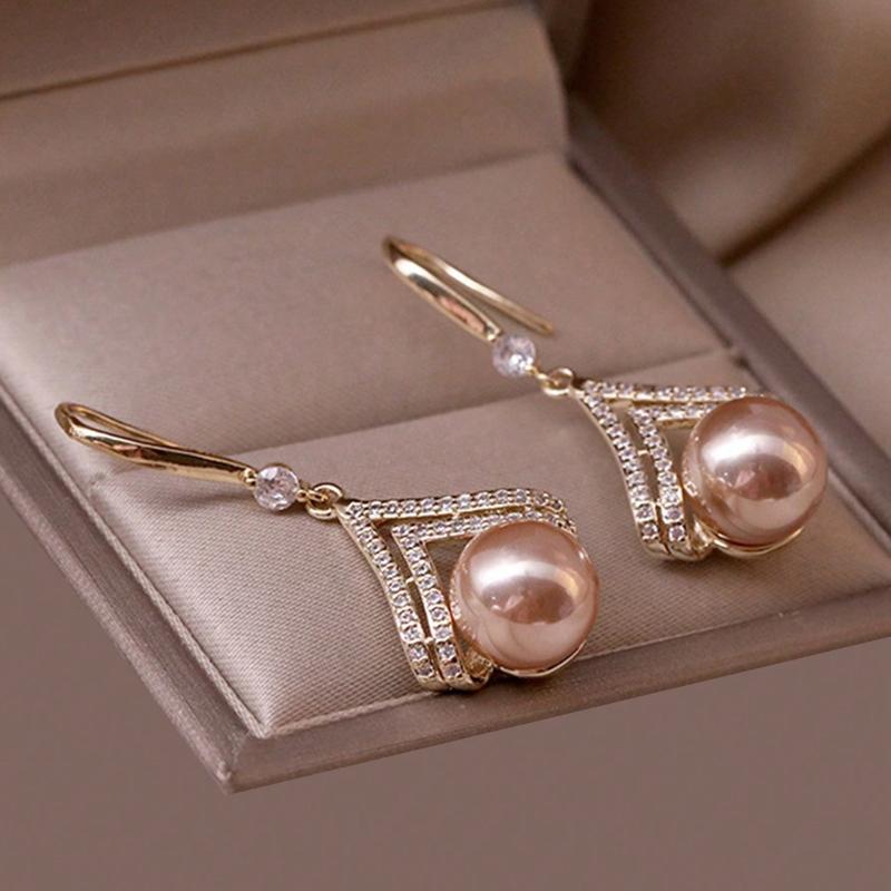Fashionable and Minimalist Champagne Pearl Earrings with High-End Sense