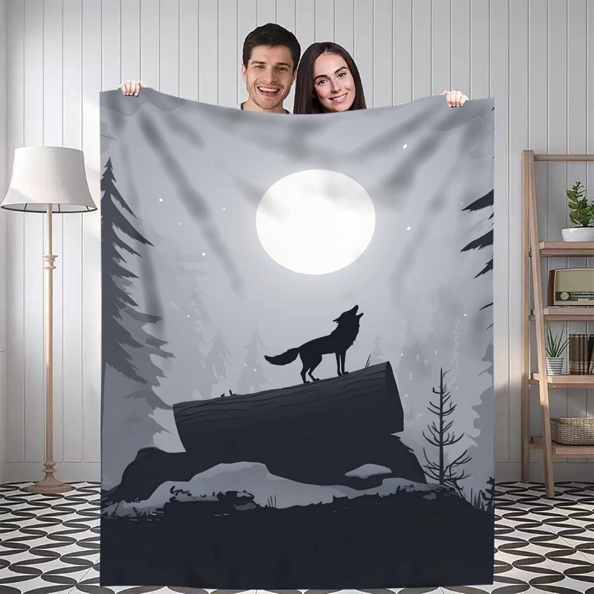 1pc Wolf Howling at Moon Blanket - Dark Gray/Black/White Color Scheme Flannel Throw - Soft All-Season Bedspread for Home, Campin 75x90cm28x35in