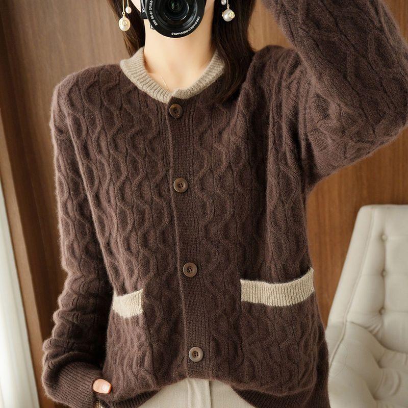 Loose Round-neck Knitted Cardigan for Women Paired with Stylish Short Knitted Top for Autumn and Winter