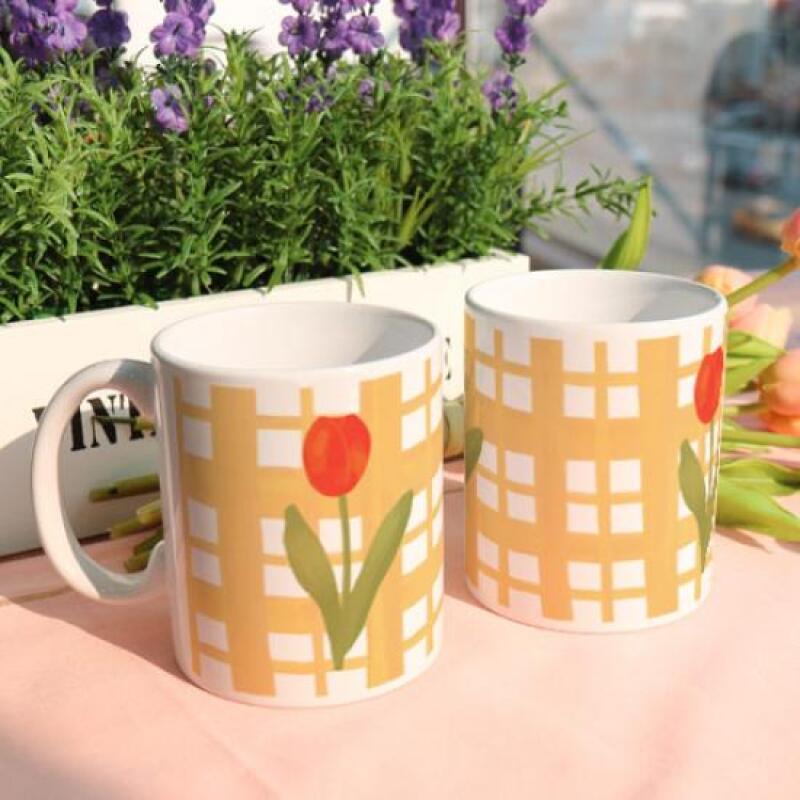 am526-Design Mug 2p-Yellow Check Tulip
