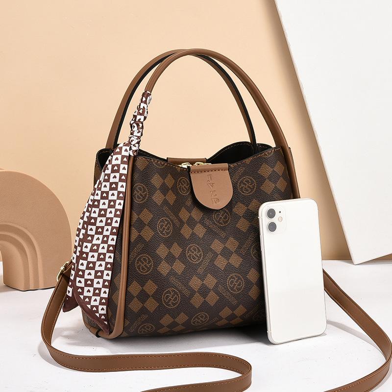 Popular bucket bag women's messenger bag 2025 new trendy fashion women's portable shoulder bag