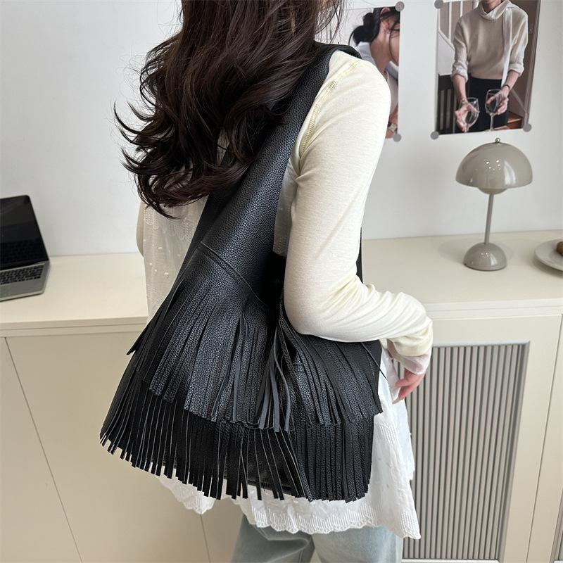 Retro Trendy Fringed Bag Women's Bag 2025 New Casual Large-capacity Underarm Shoulder Portable Bucket Bag