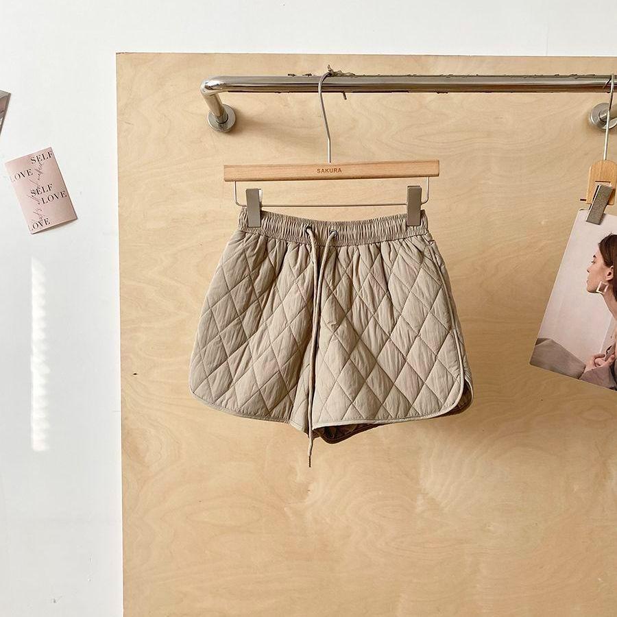 

Retro Quilted High Waist A-line Shorts for Women - Autumn/Winter, Slimming Loose Fit, Versatile Base Layer. Large хакі