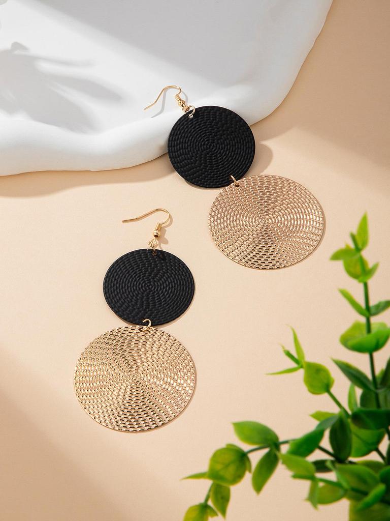 Luxury Round Pendant Choker Necklace – Elegant Valentine's Gift for Her