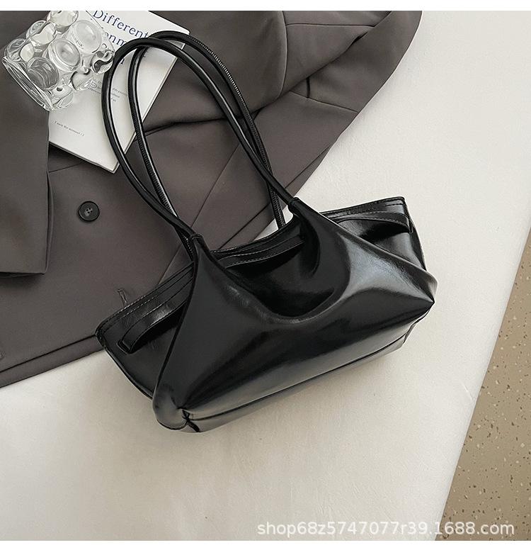 Premium Sense Underarm Bag Women's 2025 New Spring and Summer Commuting Versatile Shoulder Bag Fashionable Portable Simple Tote Bag