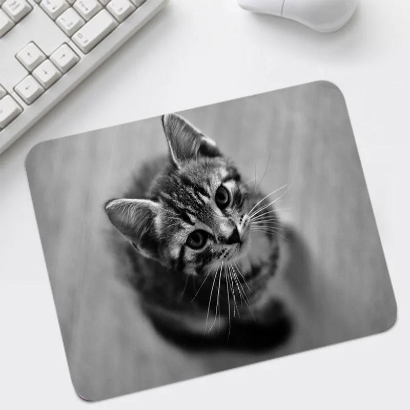 Cute Cat Mousepads Small Moues Mat Gamer Accessories Black White Desk Mat Kawaii Mouse Pad 220X180 Office Gadgets Desktop Mat