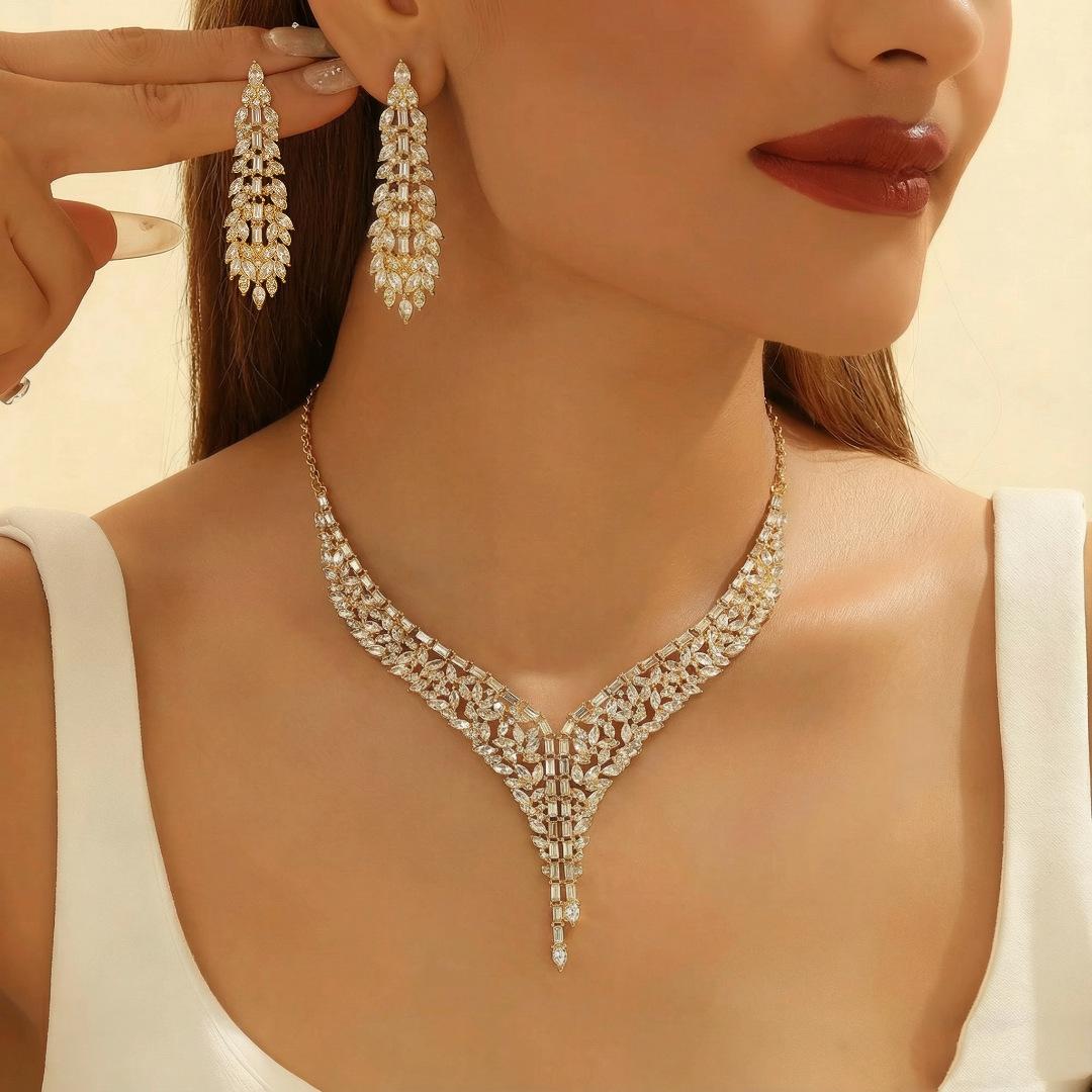 European and American V-necklace earrings set bridal fashion dress banquet party wear full of diamond alloy accessories золотой