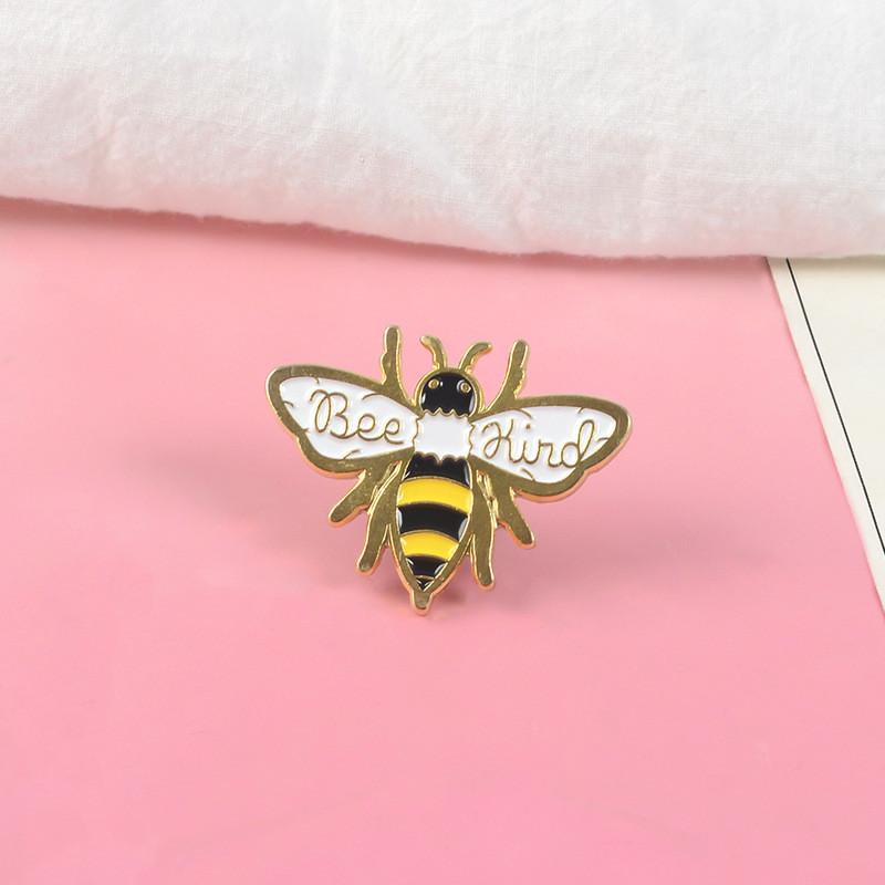 Adorable Cartoon Creative Bee Alloy Brooch Pin Cute Enamel Badge For Fashionable Attire
