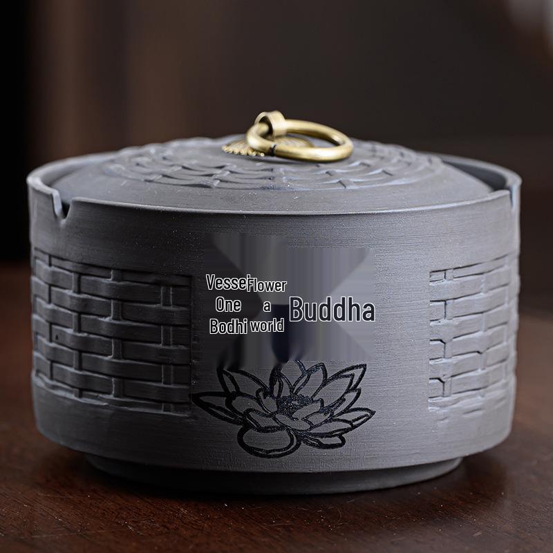 Zisha Ceramic Ashtray with Lid: Medium, Fly-Proof, Retro Home & Office Decor for Extinguishing Cigarettes.