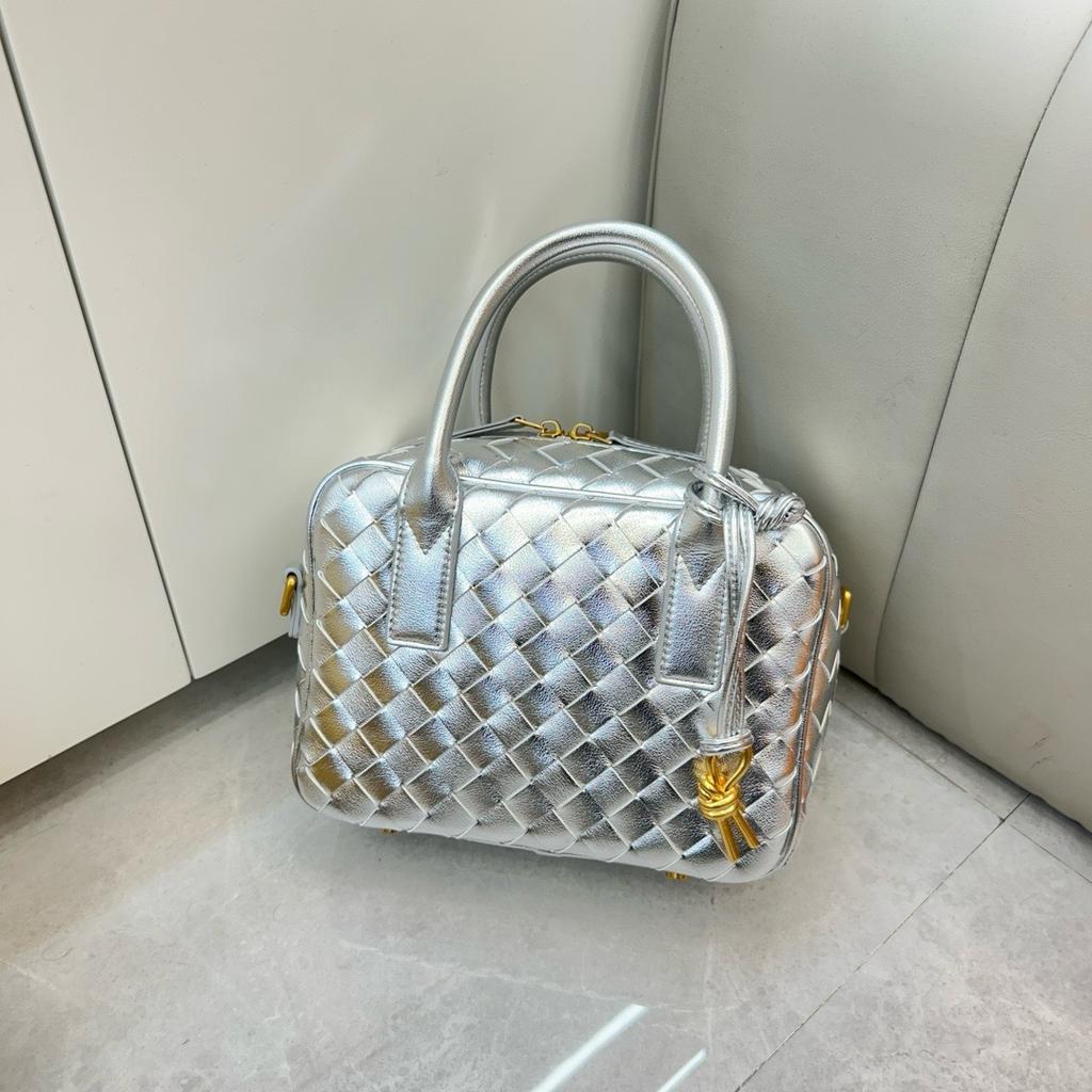 2025 Cross-border leather woven bowling bag, foreign trade explosion, cowhide small square bag, portable messenger shoulder bag, female