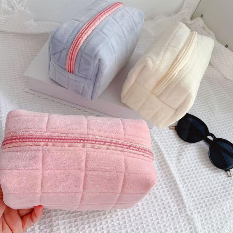 Plush Makeup Bag For Women Zipper Large Soft Cosmetic Bag Travel Make Up Toiletry Bag Washing Pouch Travel Organizer Bag