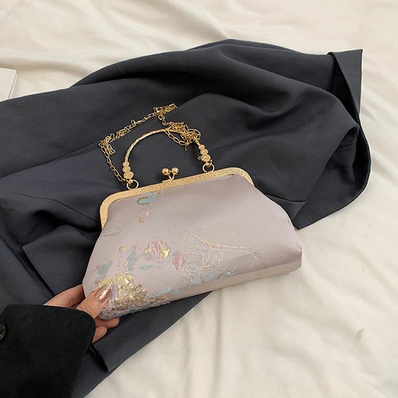 

Simple foreign style portable messenger 2024 summer trend casual niche design aesthetic personality casual shoulder women s bag