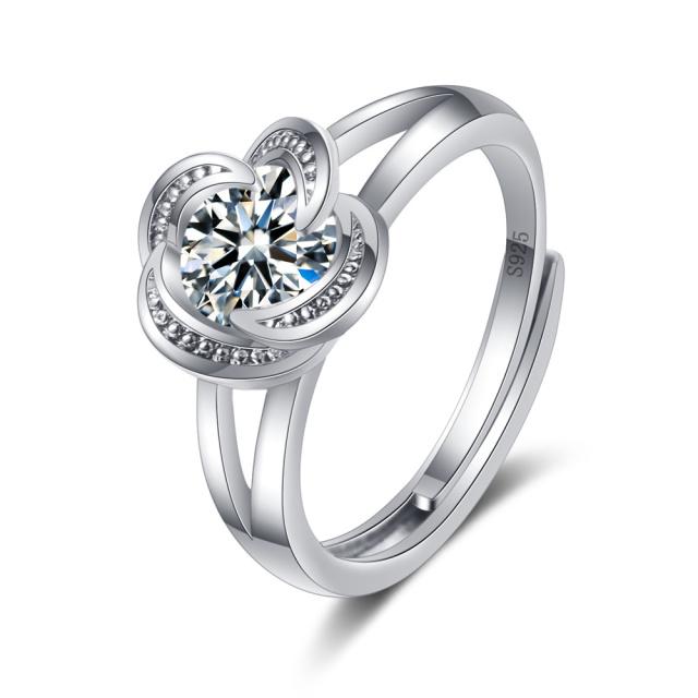 New Classic Diamond Ring for Women Six Claws One Carat Moissanite Micro -Set Gems S925 Silver Rings Lover Couple Anniversary Gift