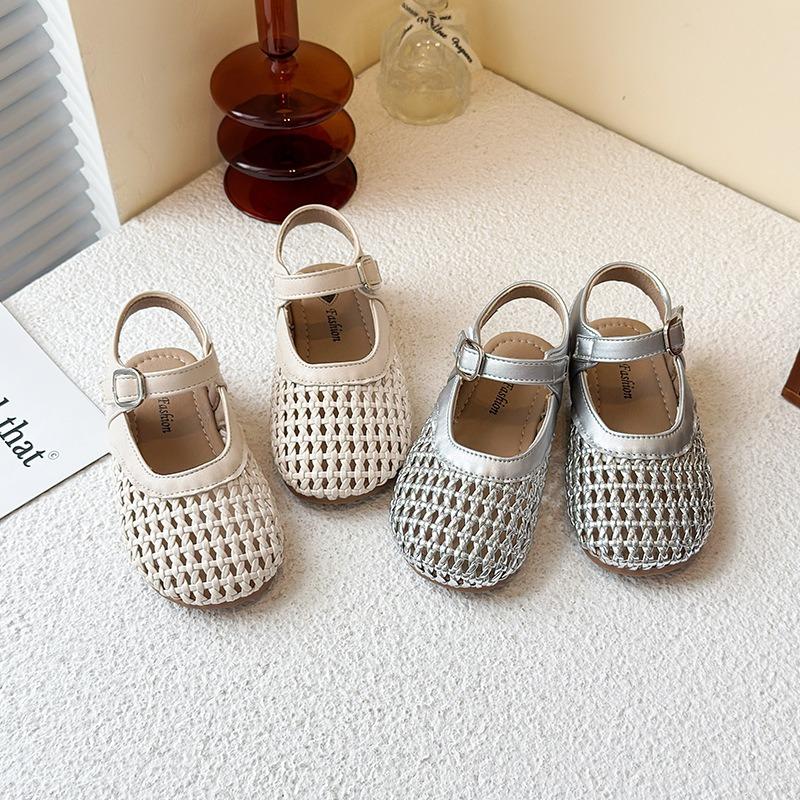 Girls' Summer Sandals, Braided Stylish Soft-Soled Closed-Toe Sandals for Middle-Aged Children, Fashionable Versatile Trendy Shoes for Girls.