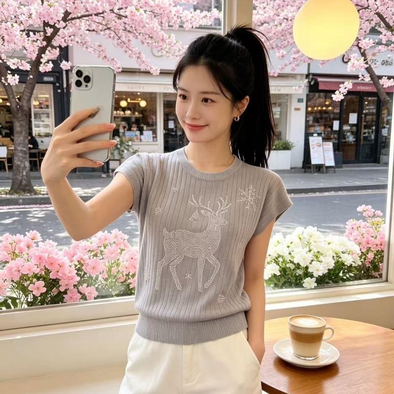 Summer New Style Fashionable Printed Short-sleeved Women's Knitted Sweater, Casual and Versatile, Slimming and Loose with Small Flared Sleeves.