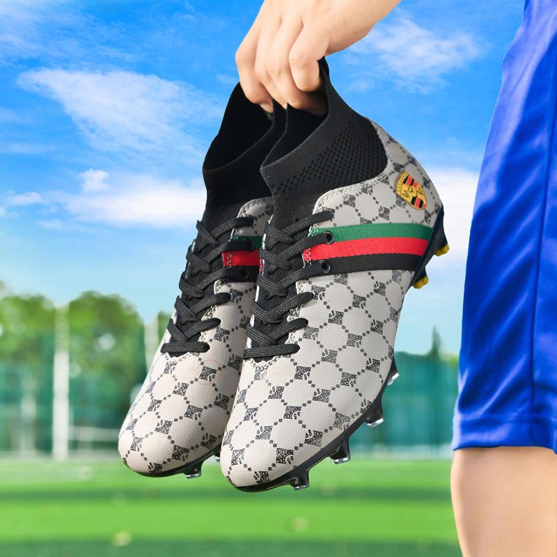 

Boys high-top football shoes, youth professional long spikes, student sneakers, Jinjiang cold sticky adult grass shoes 45