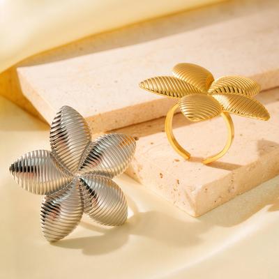 18K Gold galvanisierter Edelstahl Unregelmäßiger Blumenring - High-End, Auffälliger Modeschmuck.