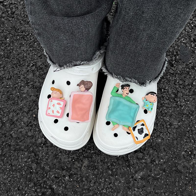 Croc Accessories: DIY Barbie Pink Y2K Emo Shoe Charms with Dark Butterfly Heart Design