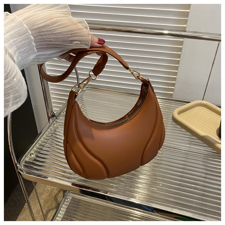 Autumn 2025 Women's Soft Leather Shoulder Bag - Trendy Niche Design, Versatile Underarm Bag for Commuting