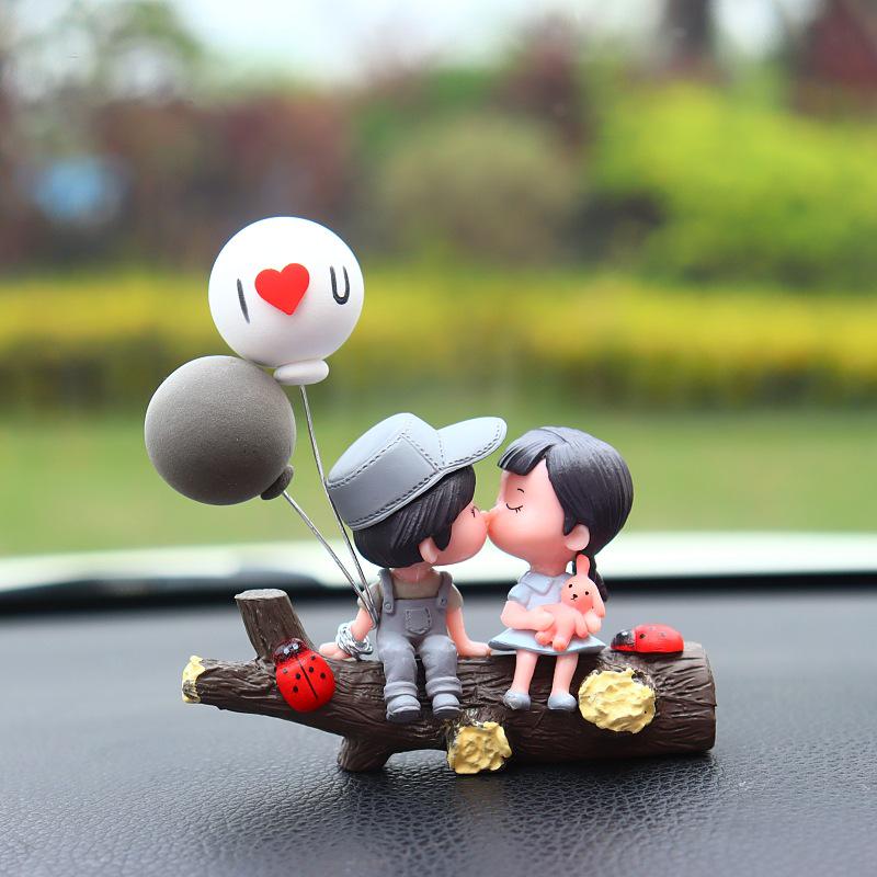 2025 Cute Tree Branch Couple Car Ornament for Center Console with Confession Balloon