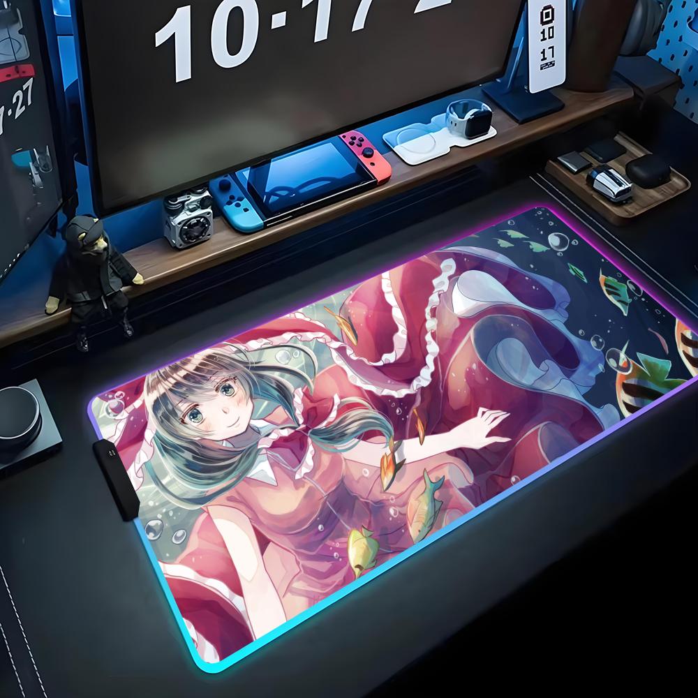 

Hina Touhou Коврик для мыши RGB Игровой коврик для мыши Большой светодиодный коврик Настольный коврик для ПК Светящийся коврик для мыши Большие коврики для клавиатуры Настольный ковер с подсветкой RGB600x300x3mm