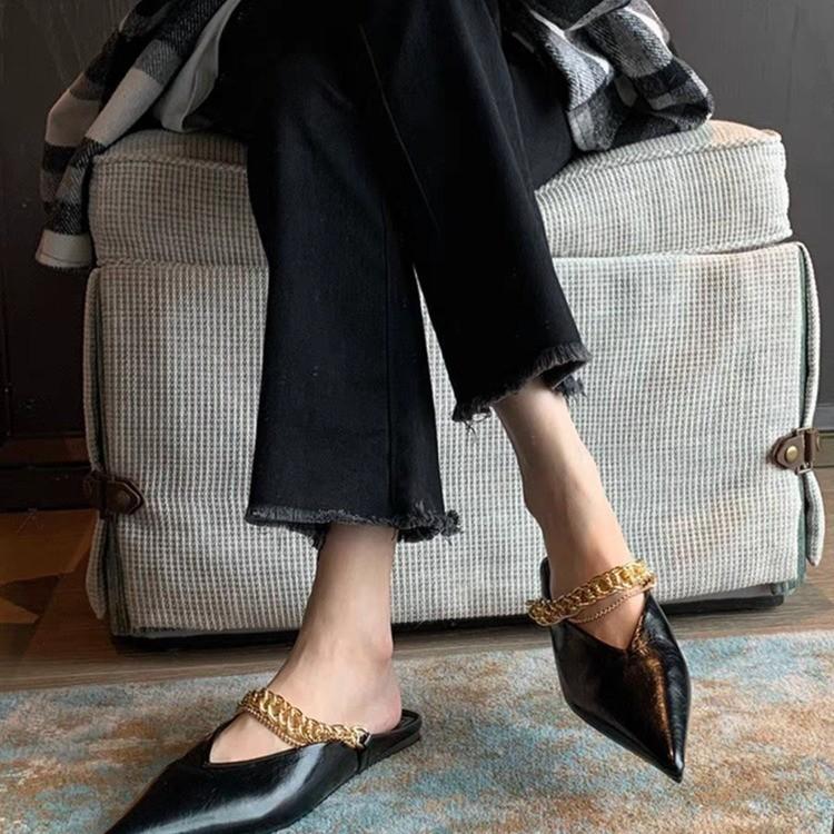 

Дизайнерские тапочки с заостренной цепочкой и полуперетаскиванием для женщин 2025 года, лето, новые, из мягкой кожи, ретро, с одной педалью 39 чёрный