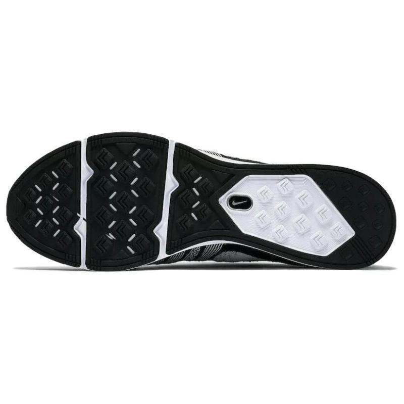 Nike Flyknit Trainer Oreo Sneakers AH8396-005