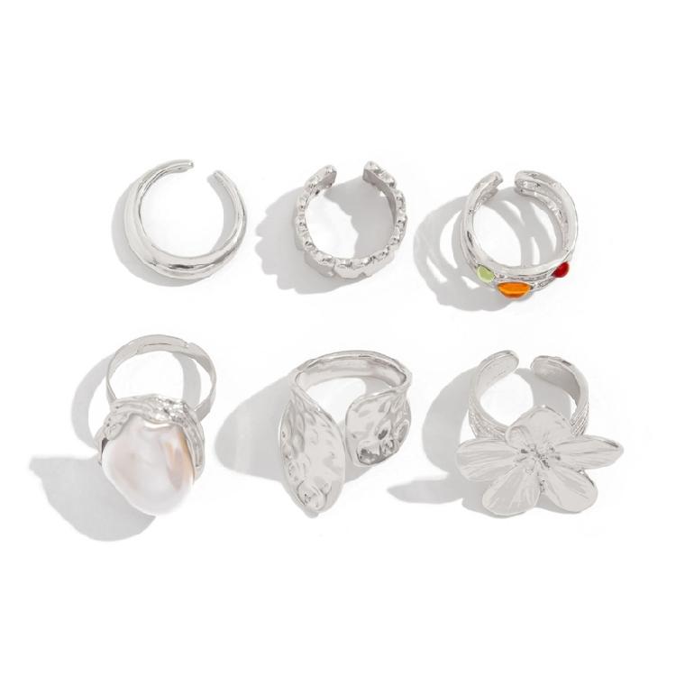 Fashionable Adjustable Flower Rings Set With Stylish Pearls Highlight Accessory for Women’s Everyday And Party Looks