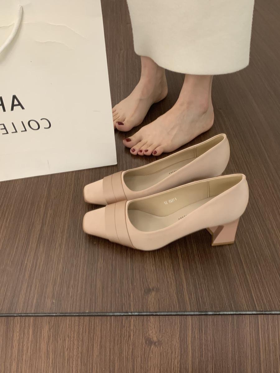

Temperament celebrity style French thick heel satin high heels women s shoes 2025 new 5cm with skirt fairy single shoes 39