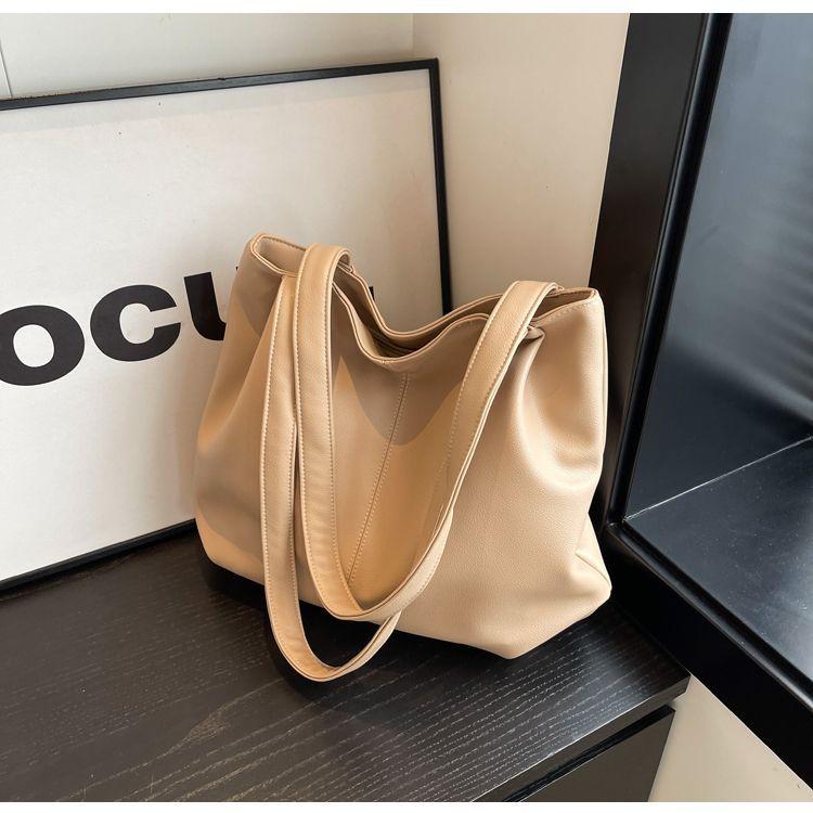 

Korean large-capacity bag women s 2025 new trendy fashion retro tote bag student class large-capacity shoulder bag хаки