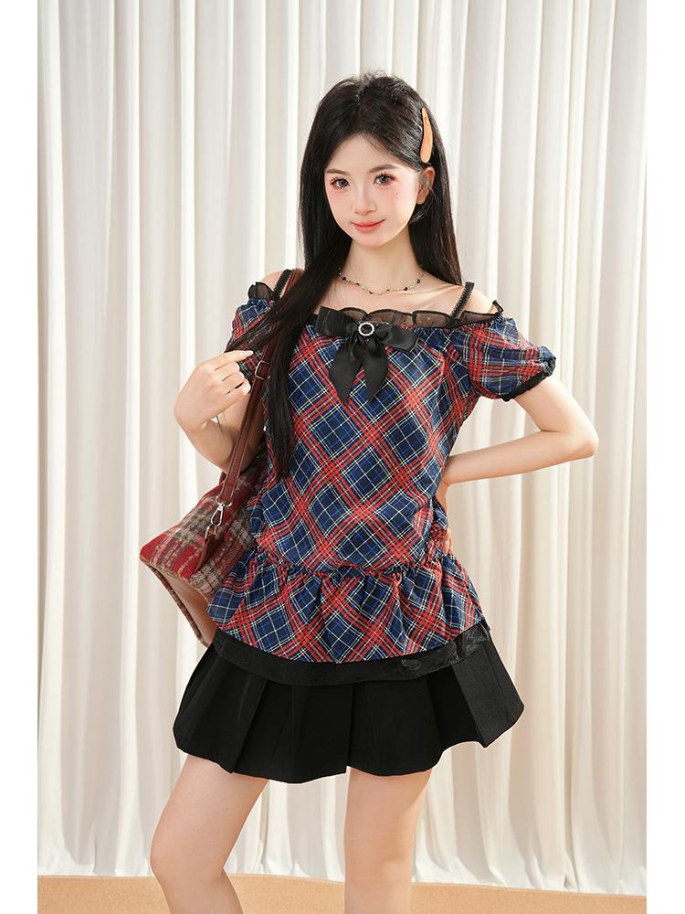 

Showa Girl Japanese Plaid Off-Shoulder Top & Pleated Mini Skirt Set Extra Large