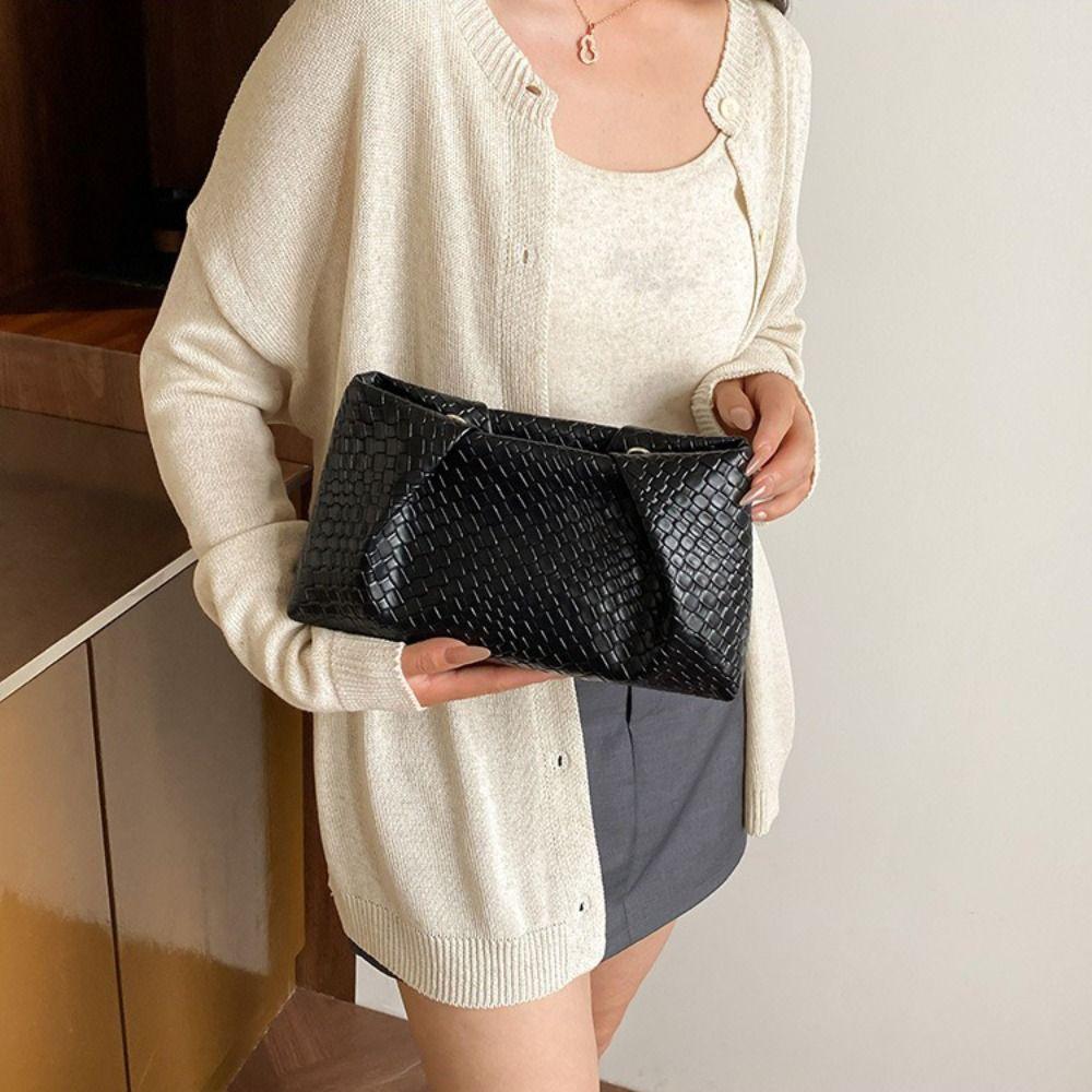 High End Large Capacity Clutch Bag Embossed Pattern Multifunctional Shoulder Bag Lightweight Luxury Design Evening Bag Dates