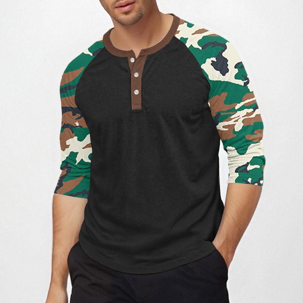 Men's top with three-quarter sleeves and camouflage print