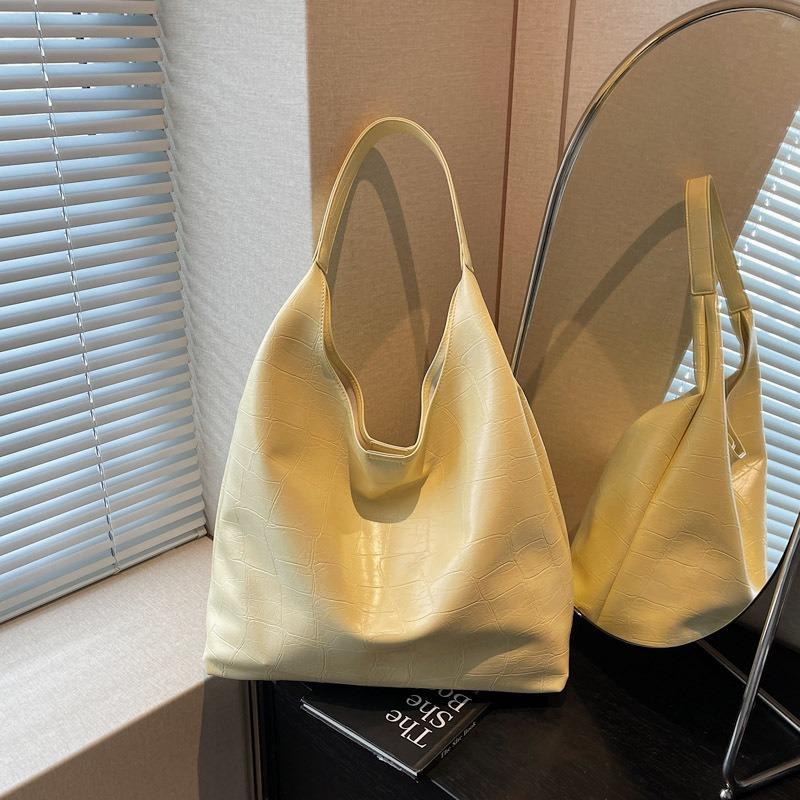 Leisure commuting large-capacity bag women's new summer fashion shoulder bag lightweight and simple tote bag