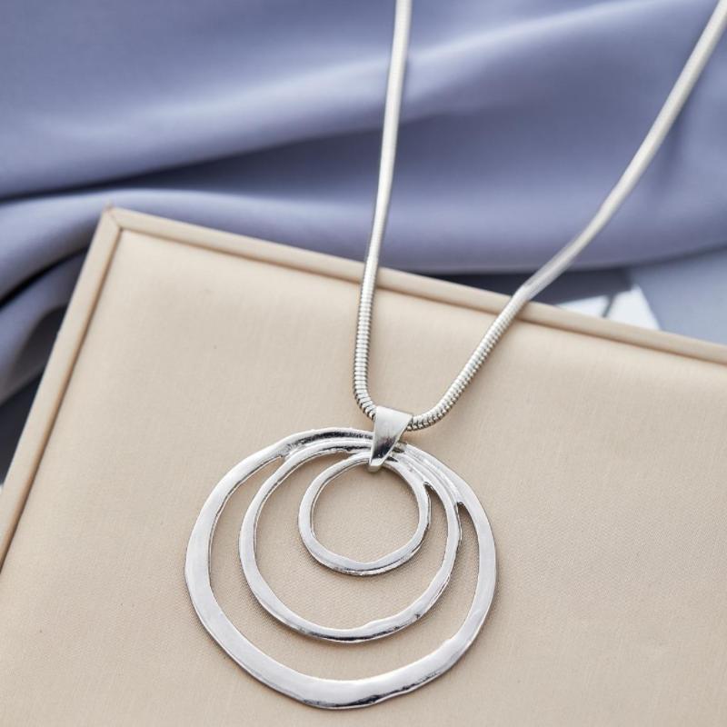 Fashion Simple Design Winding Circle Pendant Necklace Women Personalized Trend Holiday Party Jewelry Accessories