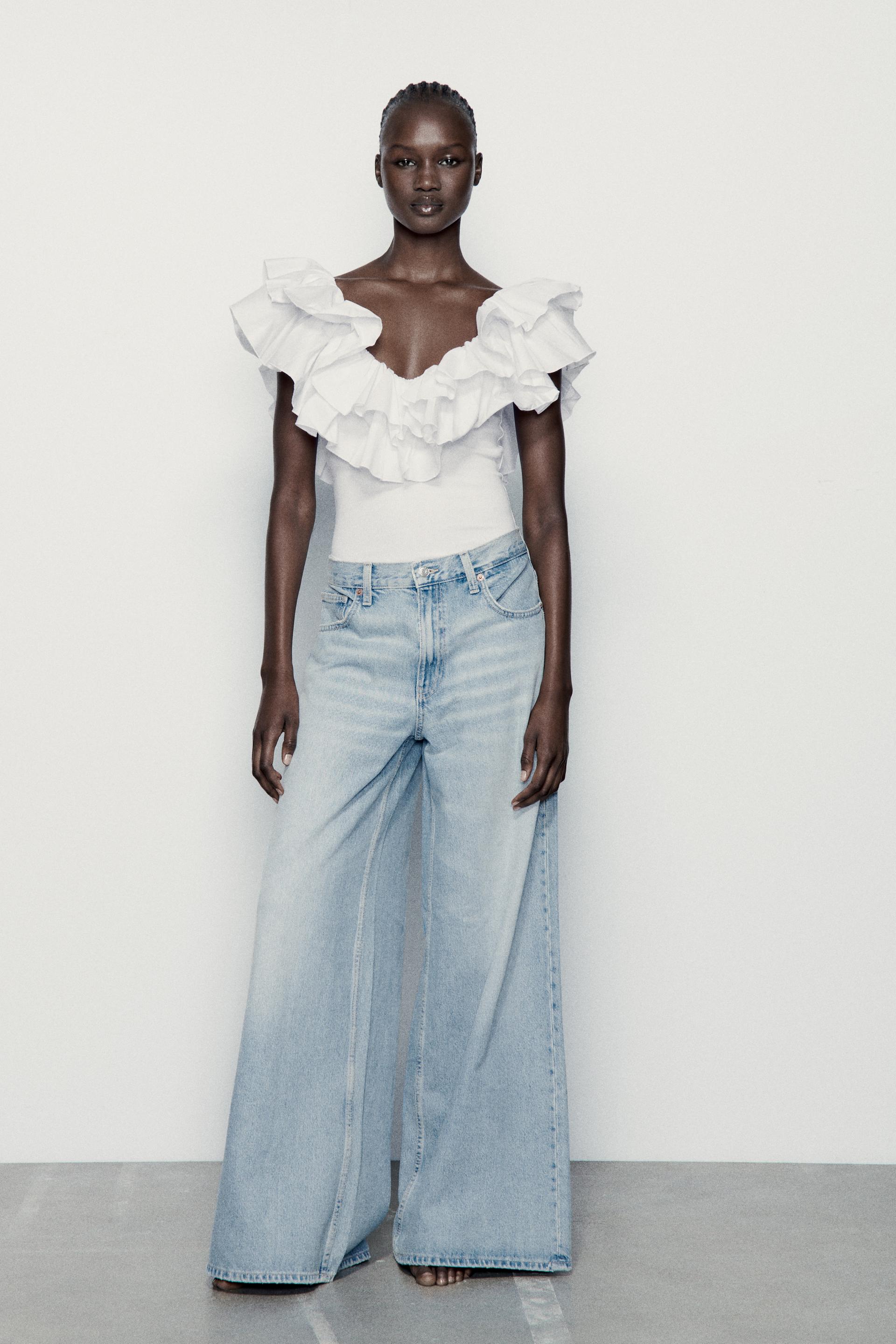 

БОДИ В РЕБРИКУ С ОРУШАМИ