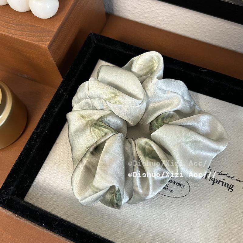 

Элегантная атласная резинка для волос с принтом бамбука - Дизайн «Зеленая гора» для женщин