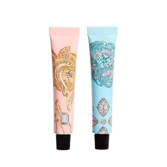 Kosmetický rozjasňovač na obličej na párty