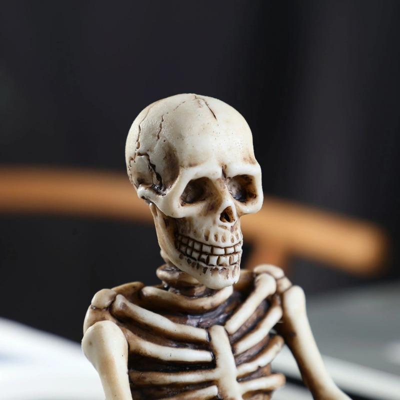 Creative Skull Multifunctional Storage Rack Desk Storage Pen Holder Resin Cosmetics Storage Halloween Gift